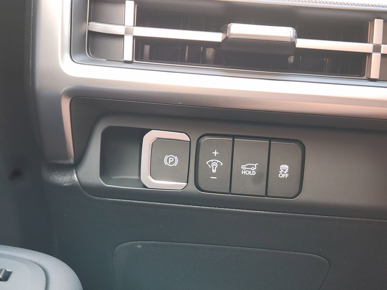 New 2026 W6H White Hyundai SE FWD image 20