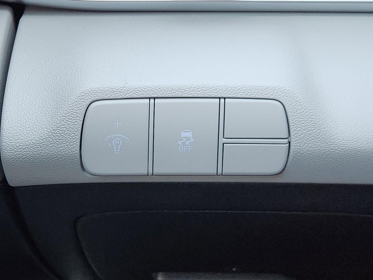 New 2026 Serenity White Hyundai Limited image 20