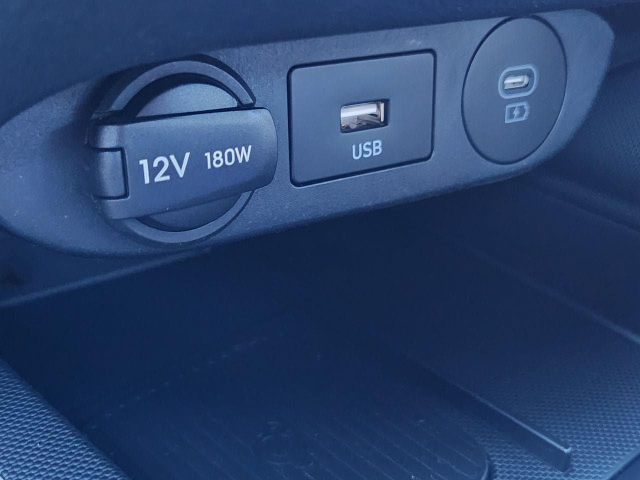 New 2026 Serenity White Hyundai Limited image 18