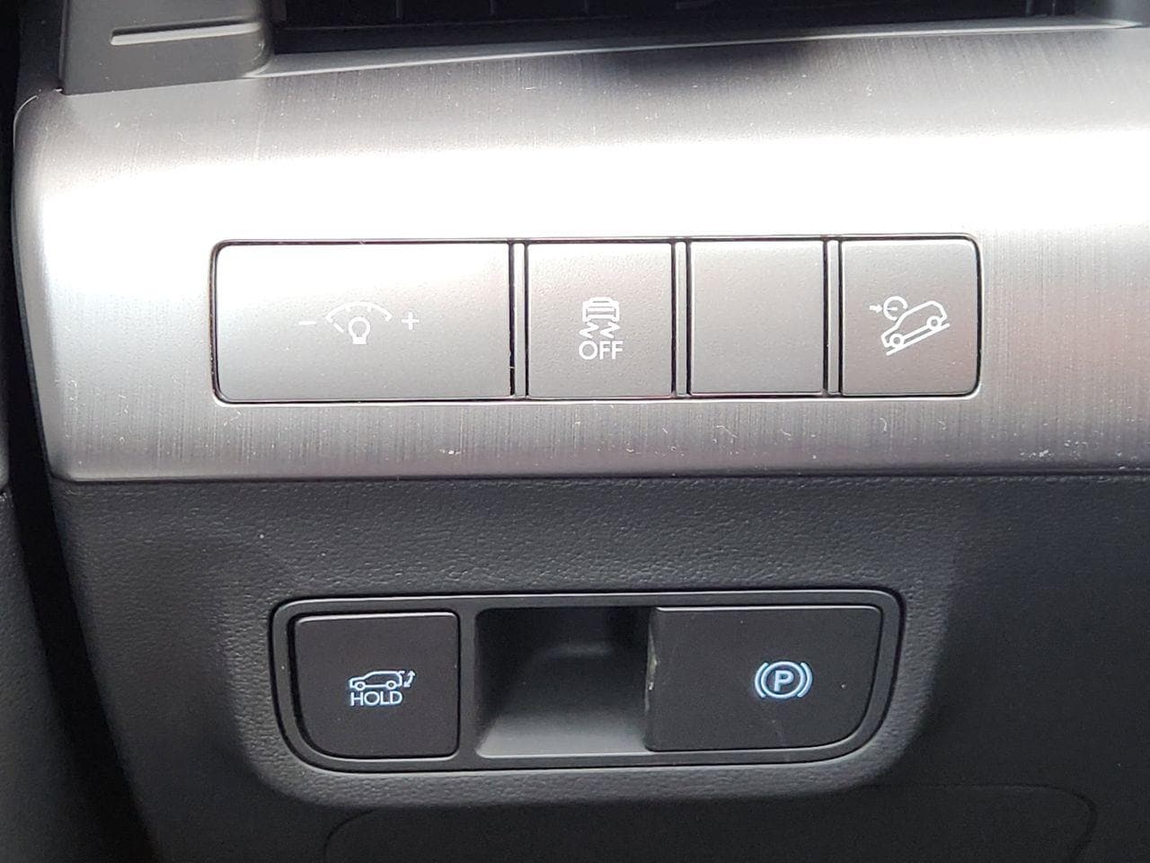 New 2026 SAW White Hyundai Limited FWD image 20