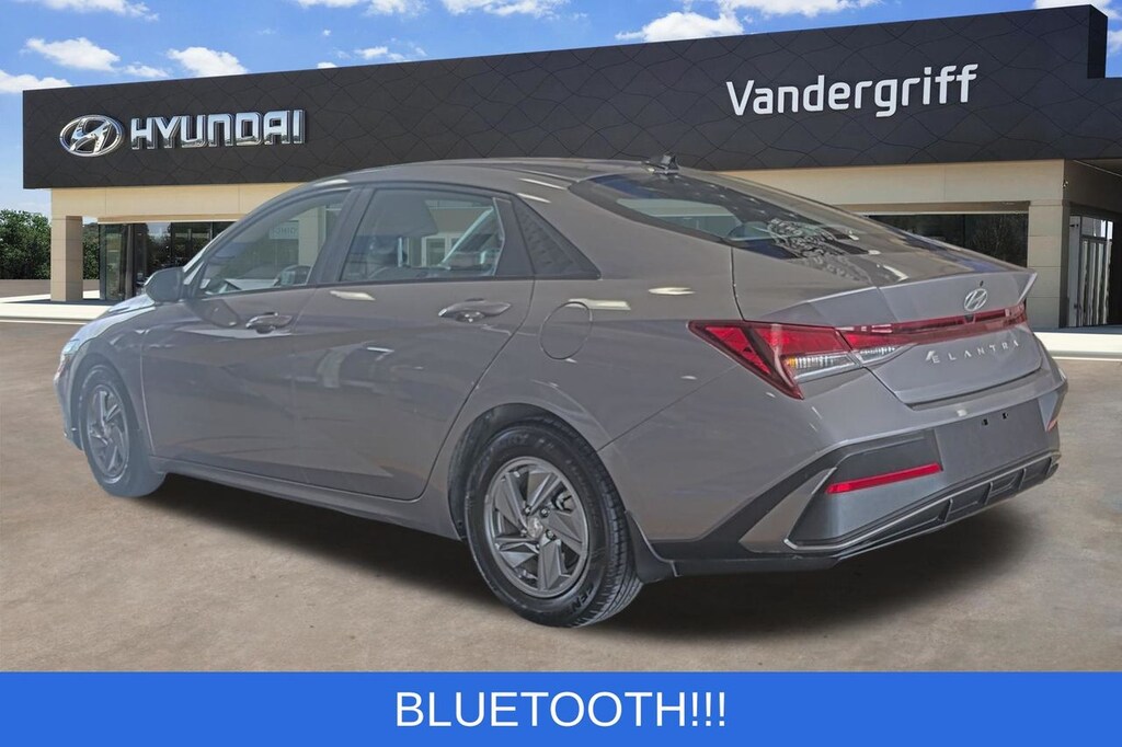 Used 2024 Hyundai Elantra SE Sedan