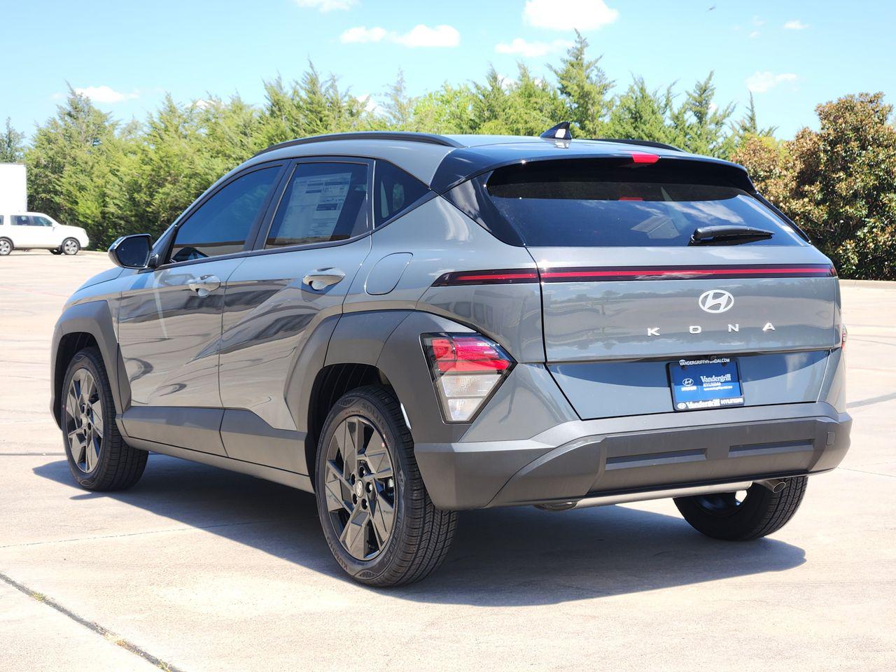 New 2027 Ecotronic Gray Pearl Hyundai SEL Sport FWD image 3