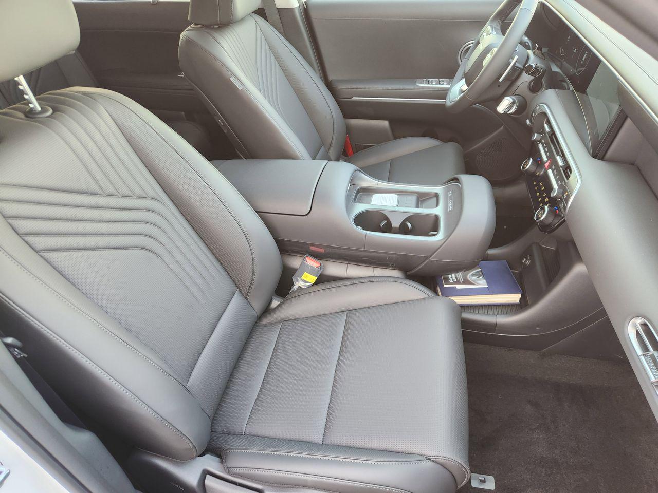 New 2026 WC9 White Hyundai SEL FWD image 10