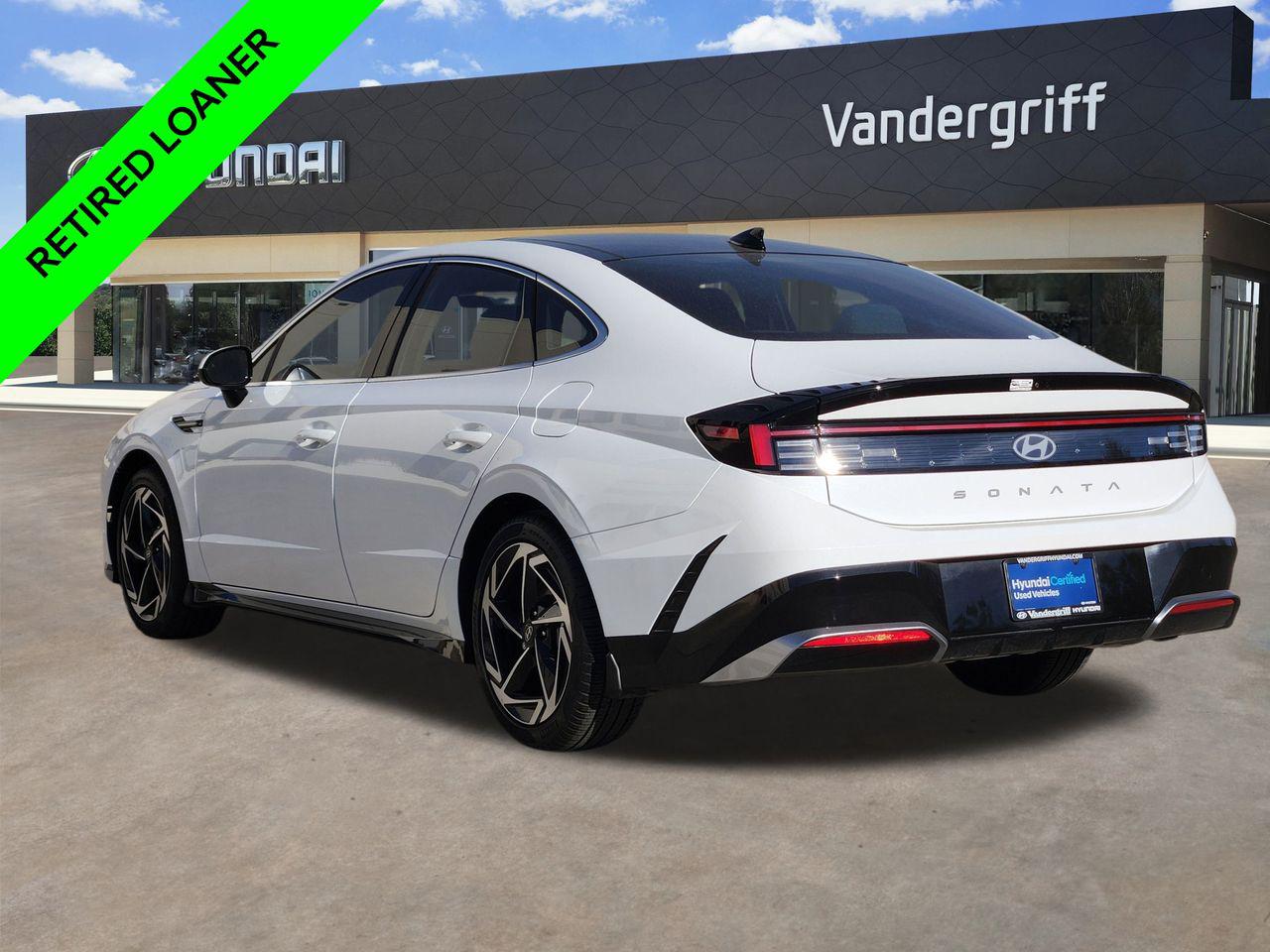 New 2025 W6H White Hyundai SEL Convenience image 3