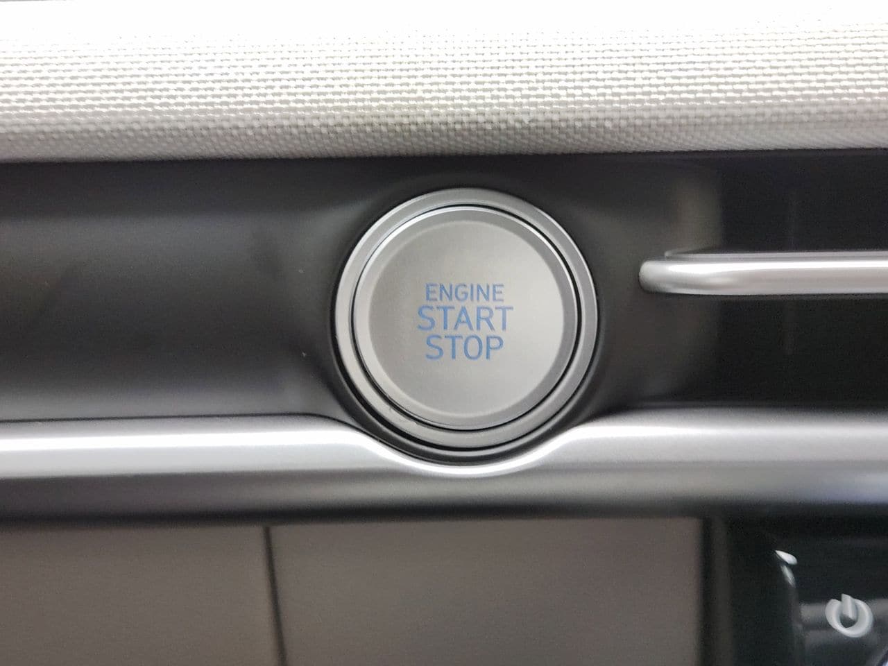 New 2026 R2T Silver Hyundai Limited FWD image 16