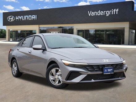 2025 Hyundai Elantra SE Sedan