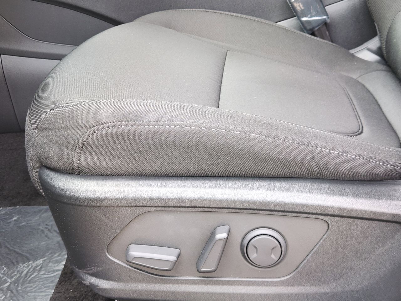 New 2026 S3B Black Hyundai SEL FWD image 23