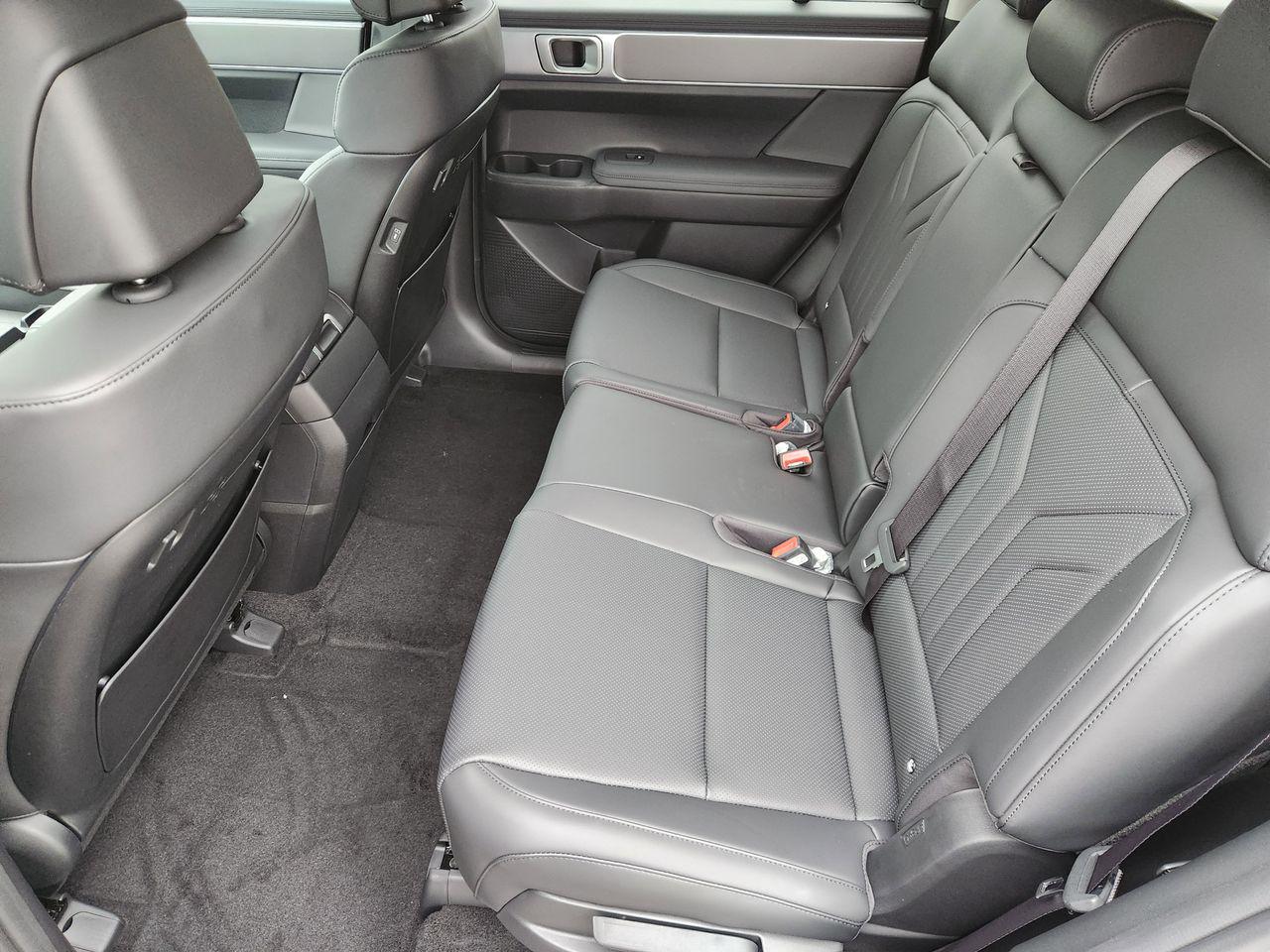 New 2026 Hampton Gray Hyundai SEL FWD image 28