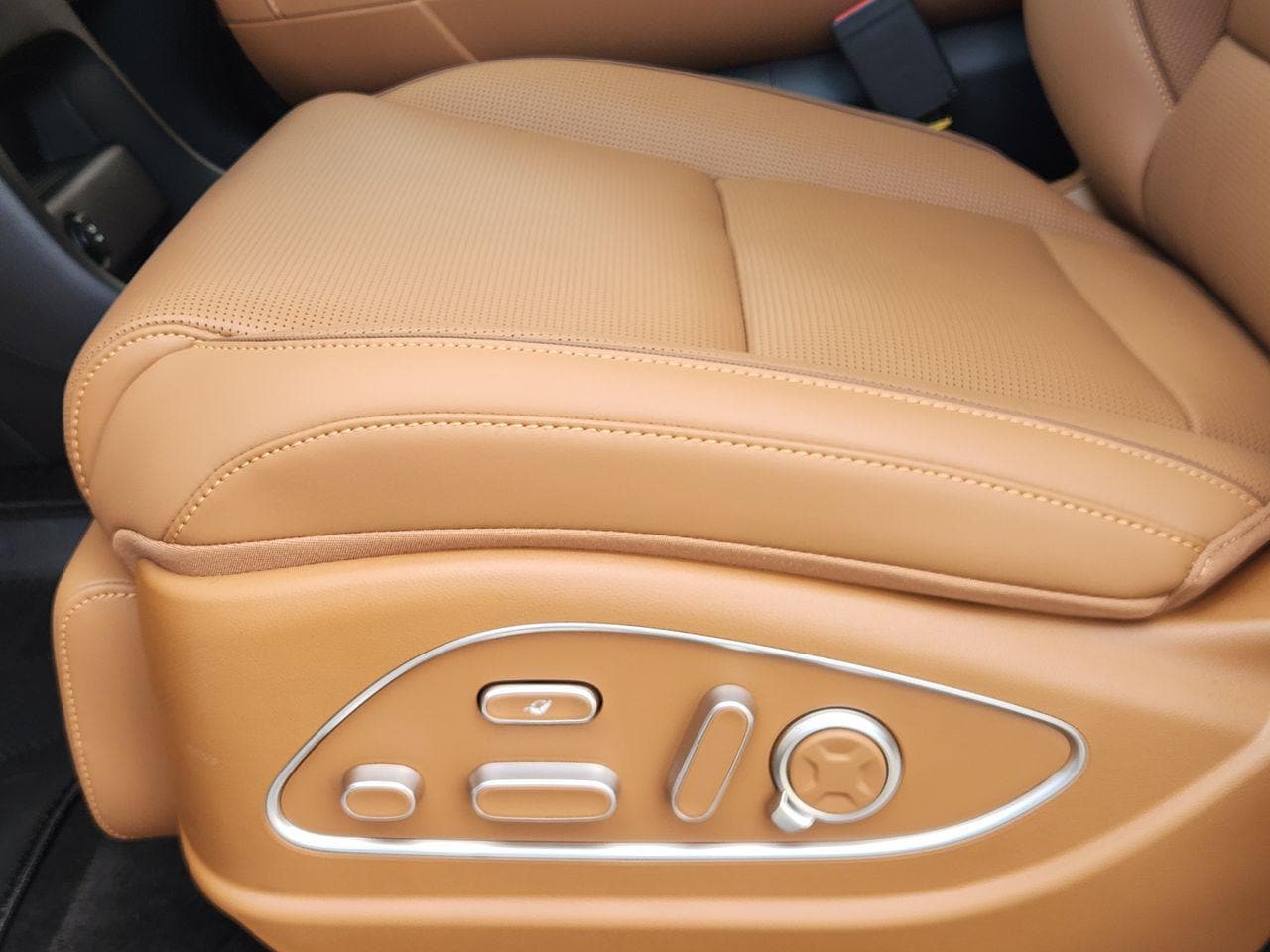 New 2027 Creamy White Pearl Hyundai Calligraphy image 24