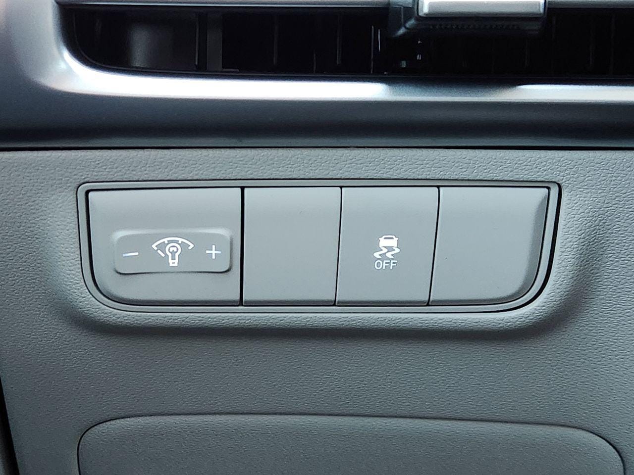 New 2026 W6H White Hyundai SE FWD image 19