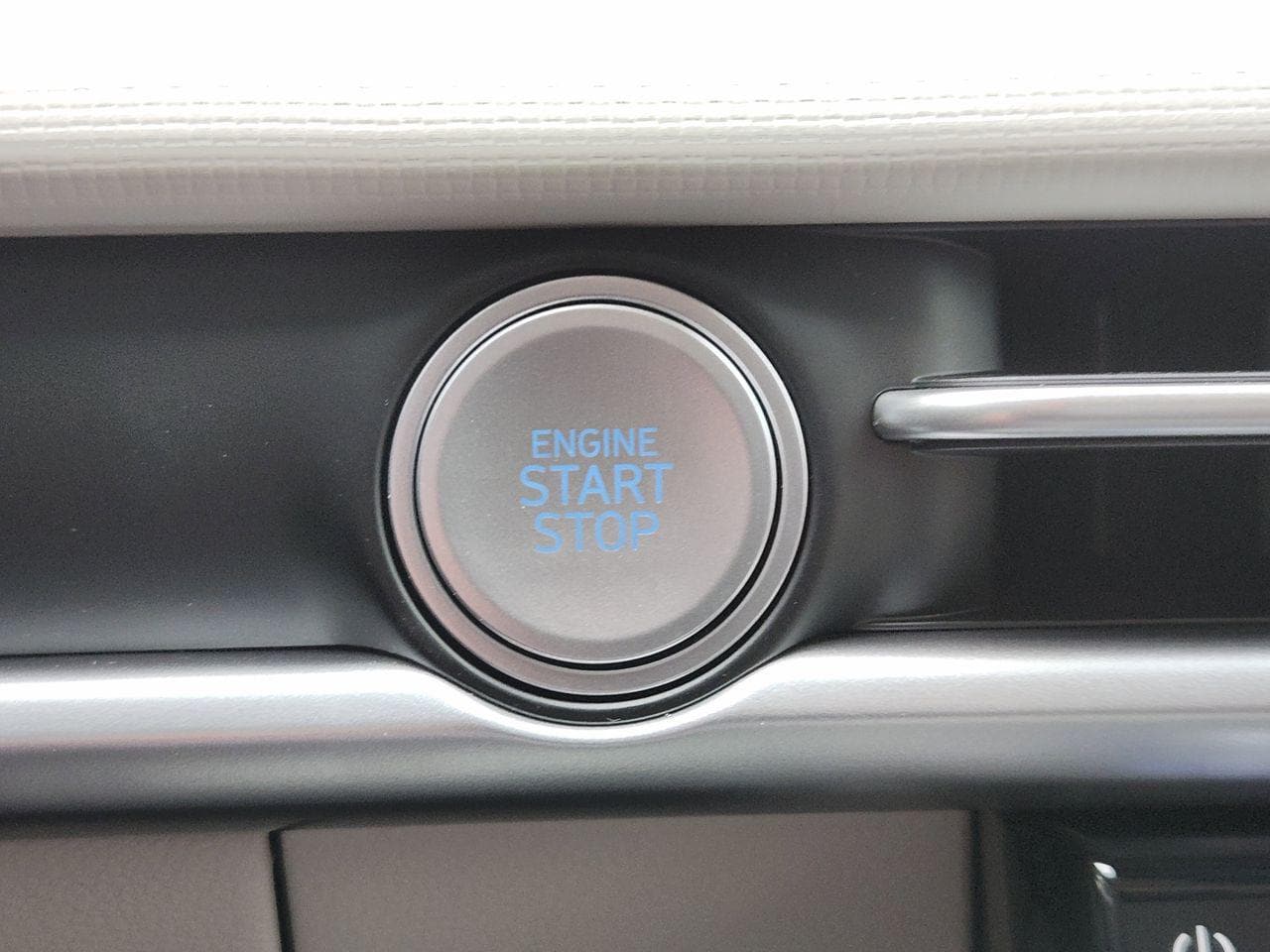 New 2026 S3B Black Hyundai SEL FWD image 20