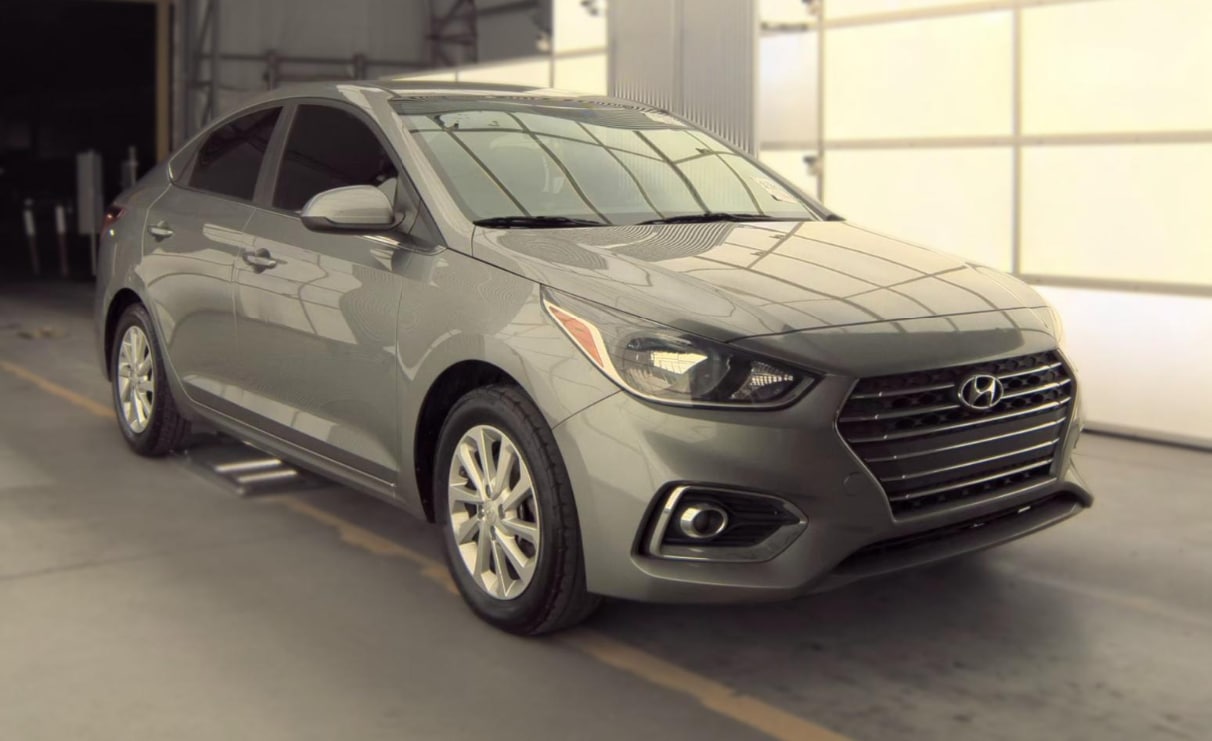 Used 2022 Forge Gray Hyundai SEL image 4