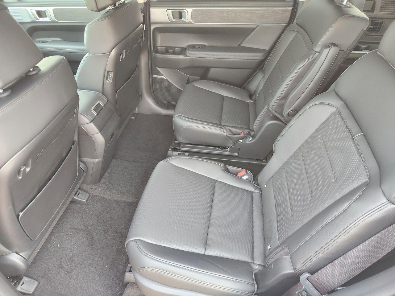 New 2026 W6H White Hyundai Limited image 31