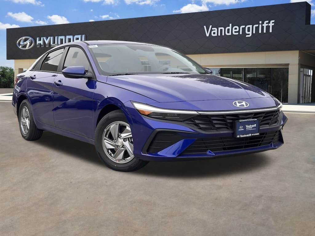 New 2025 Hyundai Elantra SE Sedan