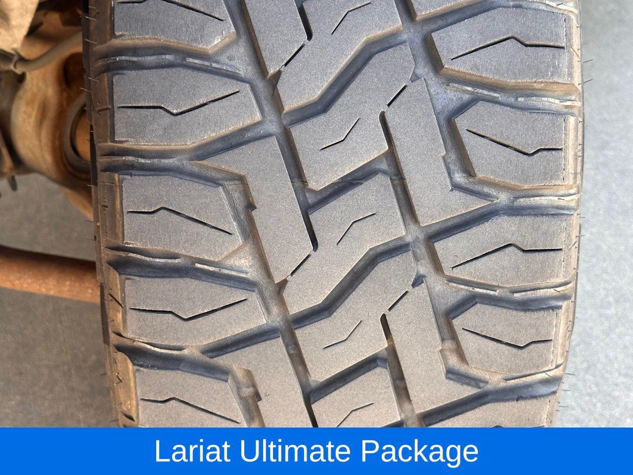 Used 2012 Tuxedo Black Ford Lariat image 3