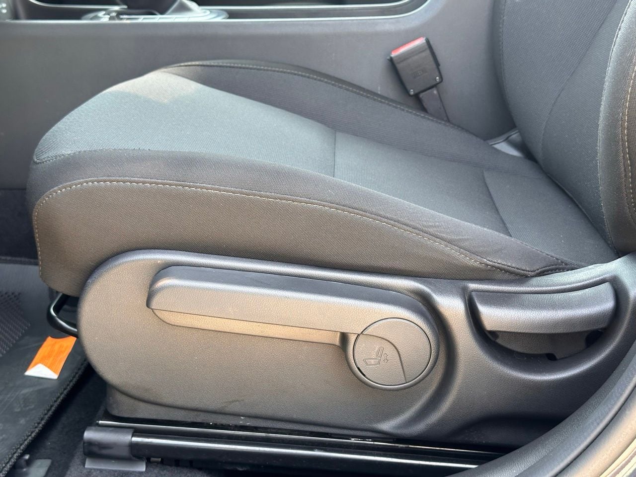 Certified Used 2024 Denim Blue Pearl Hyundai SE image 25