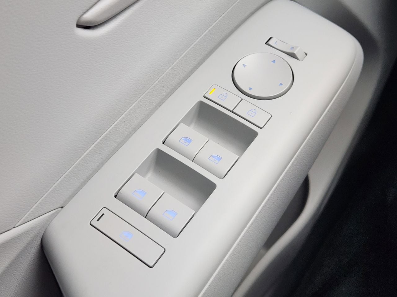 New 2026 PE2 Gray Hyundai SEL Sport FWD image 21