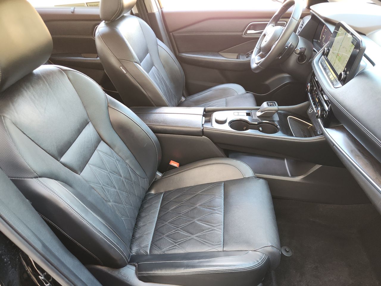 Used 2023 Super Black Nissan Platinum image 11