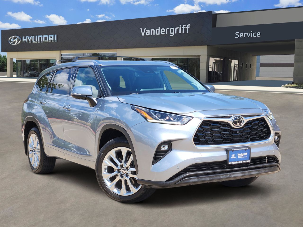 Moon Dust 2024 Toyota Highlander SUV / Crossover Front-Wheel Drive 8-Speed Automatic