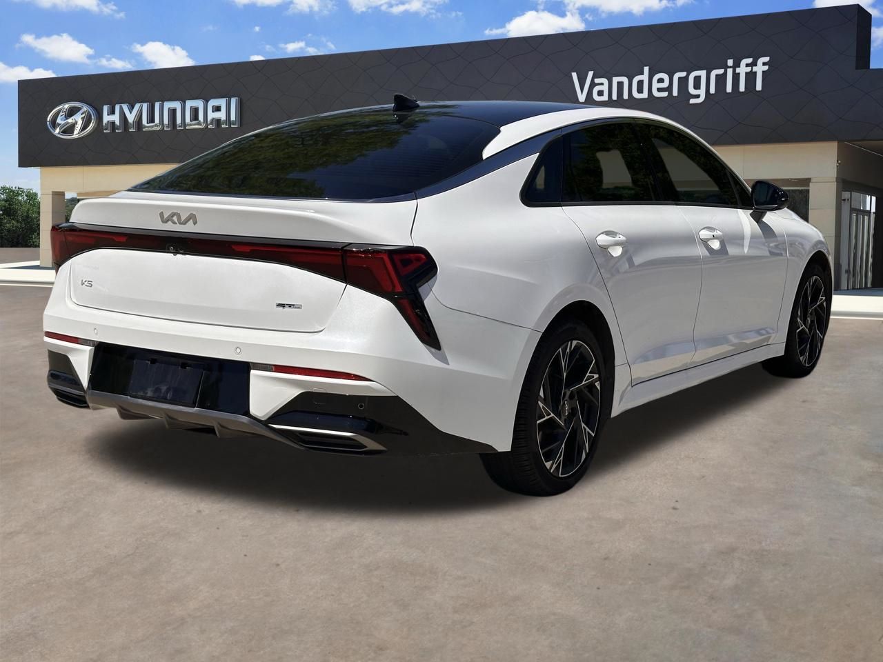 Used 2025 Snow White Pearl Kia GT-Line image 12
