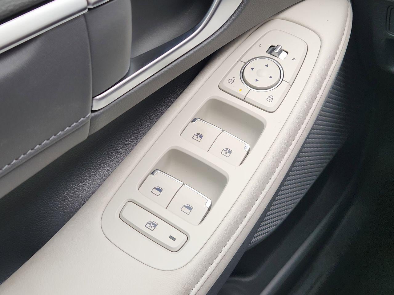 New 2026 W6H White Hyundai Limited image 23