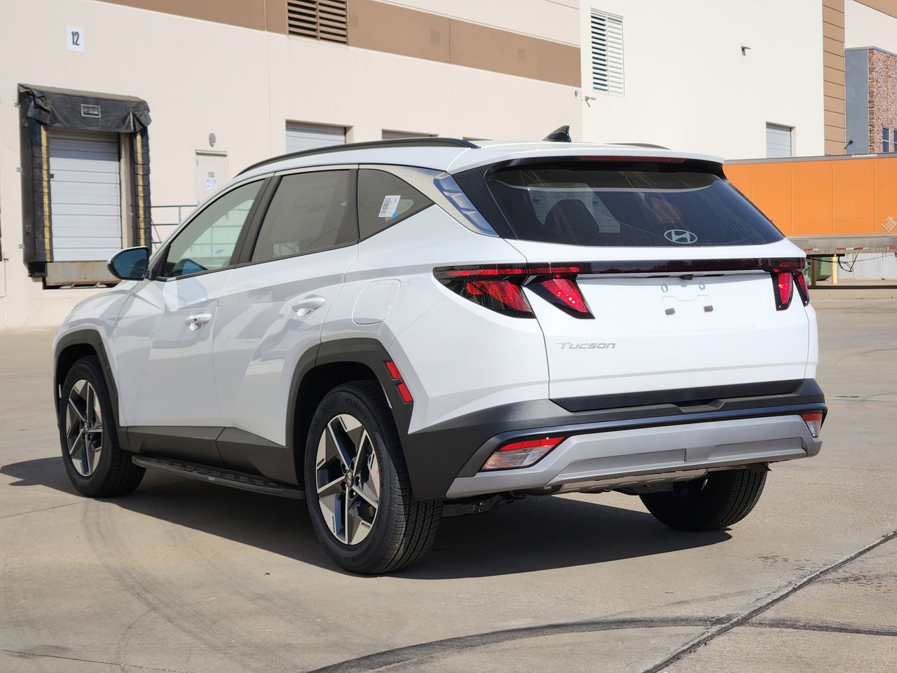 New 2026 W6H White Hyundai SEL FWD image 3