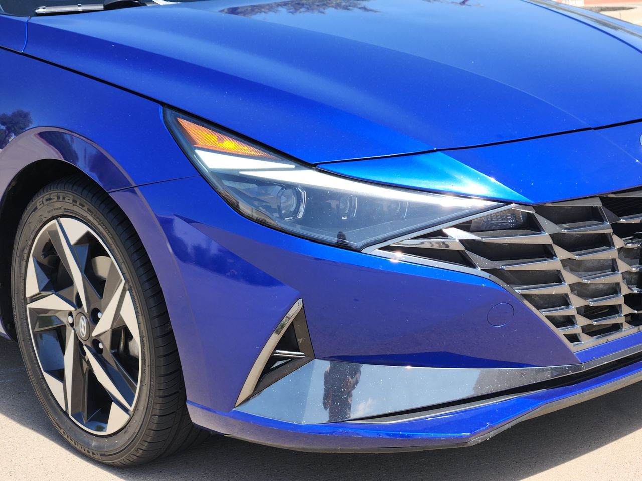 Used 2023 Intense Blue Hyundai Limited image 6