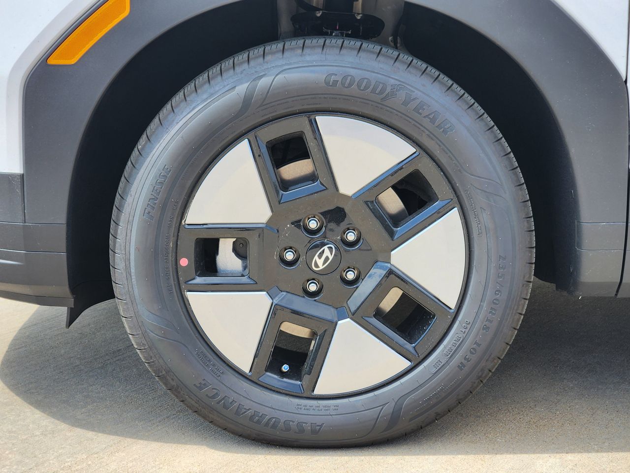 New 2026 W6H White Hyundai SEL image 9