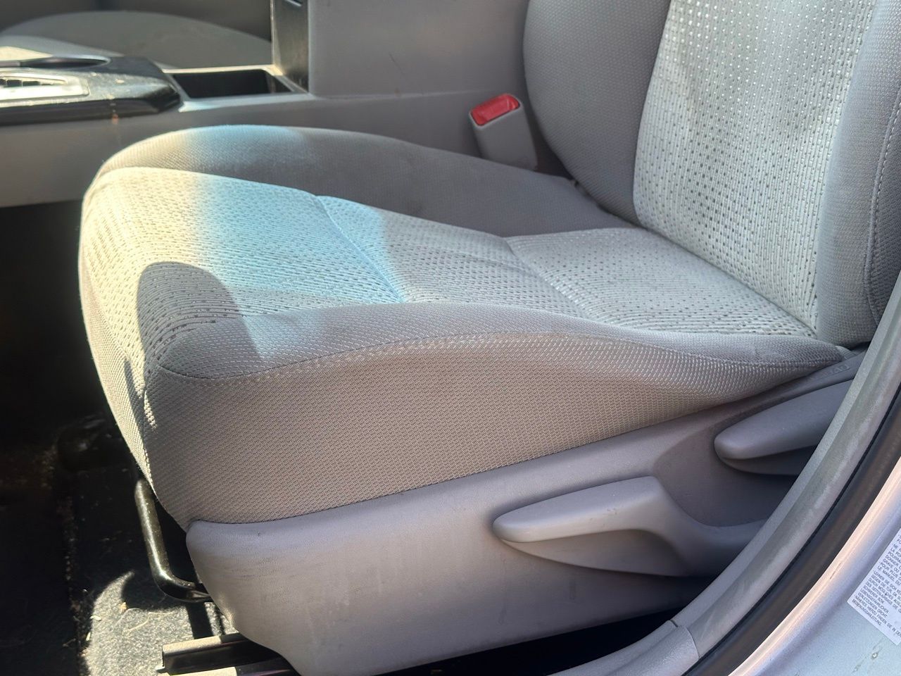 Used 2012 Classic Silver Toyota LE image 22