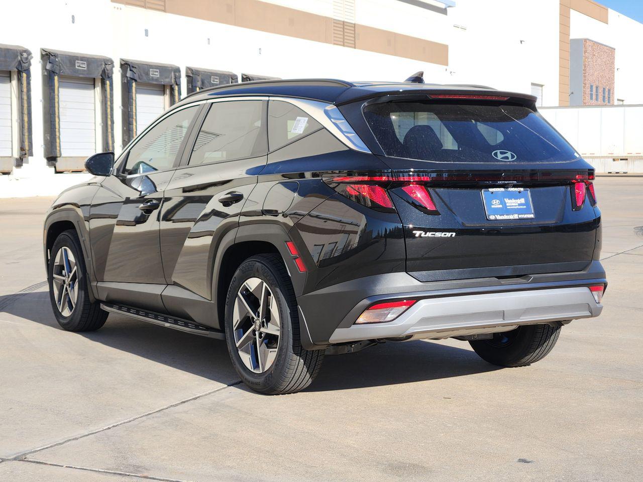 New 2026 Phantom Black Hyundai SEL FWD image 3