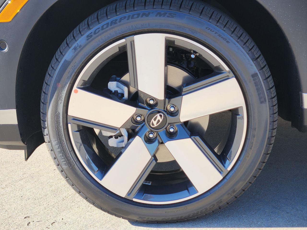 New 2026 NT2 Gray Hyundai Limited FWD image 7