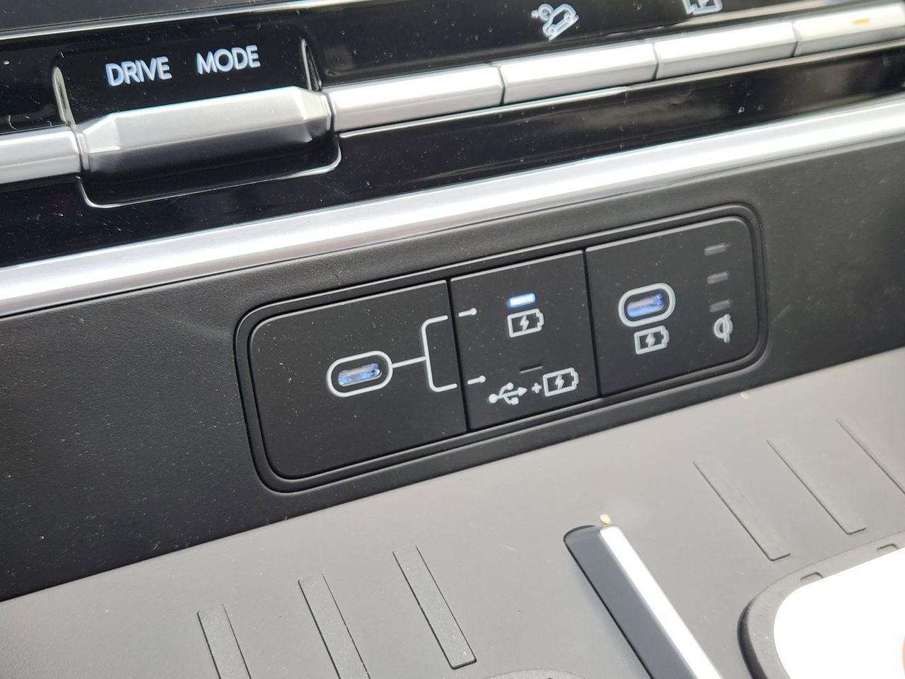 New 2026 W6H White Hyundai SEL image 17