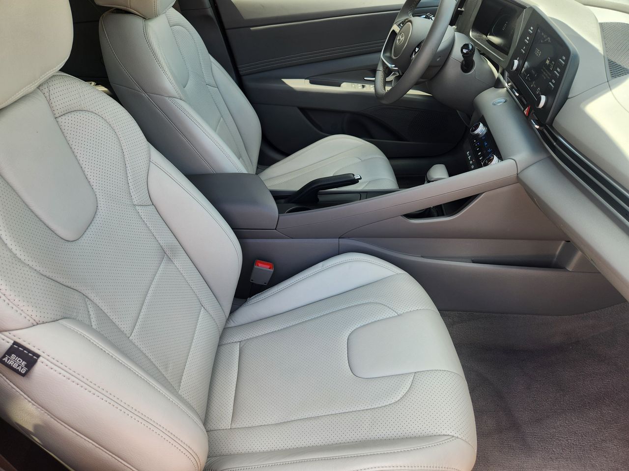 Used 2025 Ultimate Red Hyundai SEL Sport image 11
