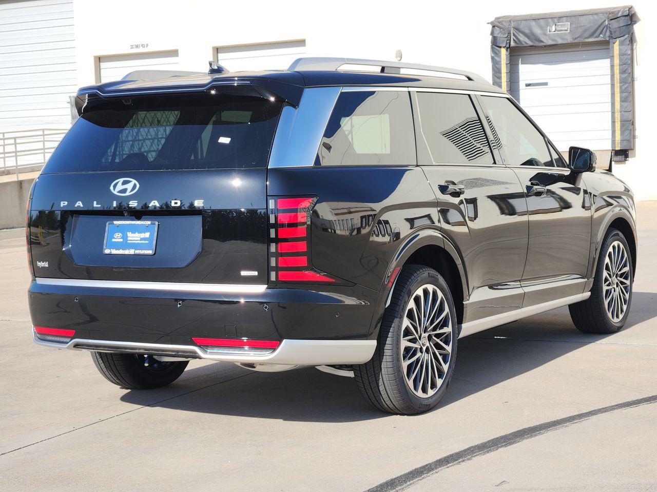 New 2027 Abyss Black Pearl Hyundai Calligraphy image 4