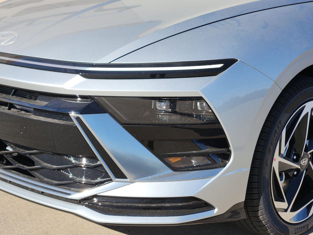 New 2026 T4A Silver Hyundai SEL Sport image 6
