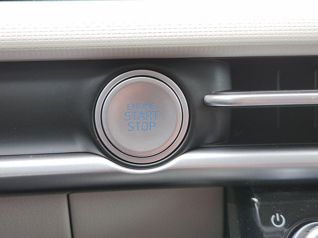 New 2026 W6H White Hyundai SEL FWD image 15