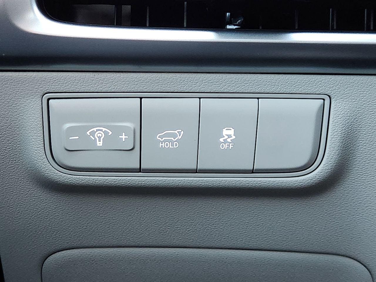 New 2026 W6H White Hyundai SEL FWD image 20