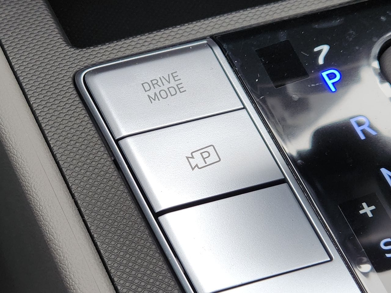 New 2026 W6H White Hyundai SE image 17