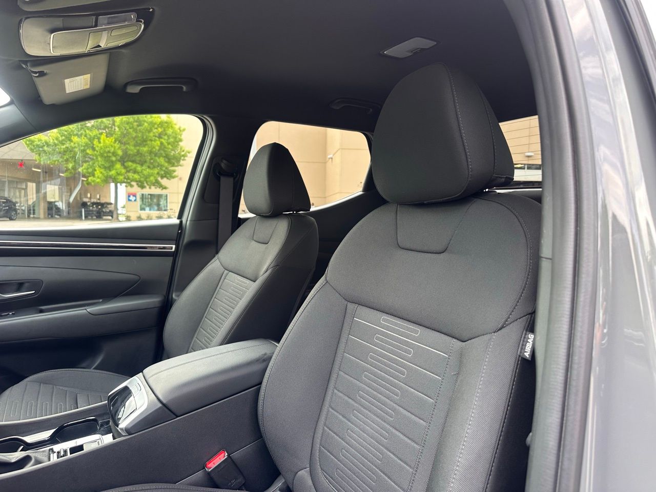 Certified Used 2022 Hampton Gray Hyundai SE image 18