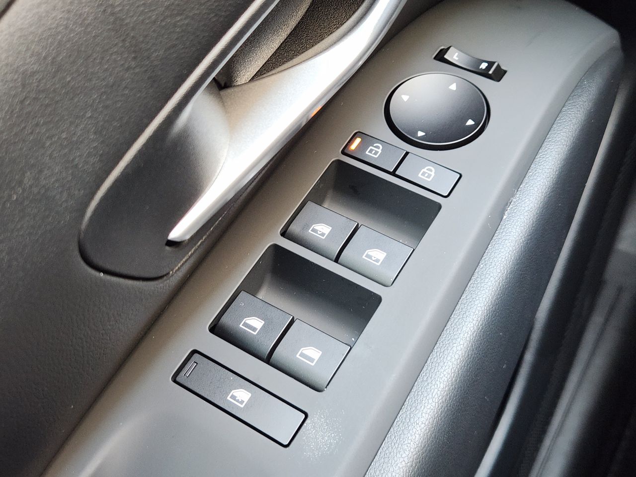 New 2026 Phantom Black Hyundai SEL Premium AWD image 22