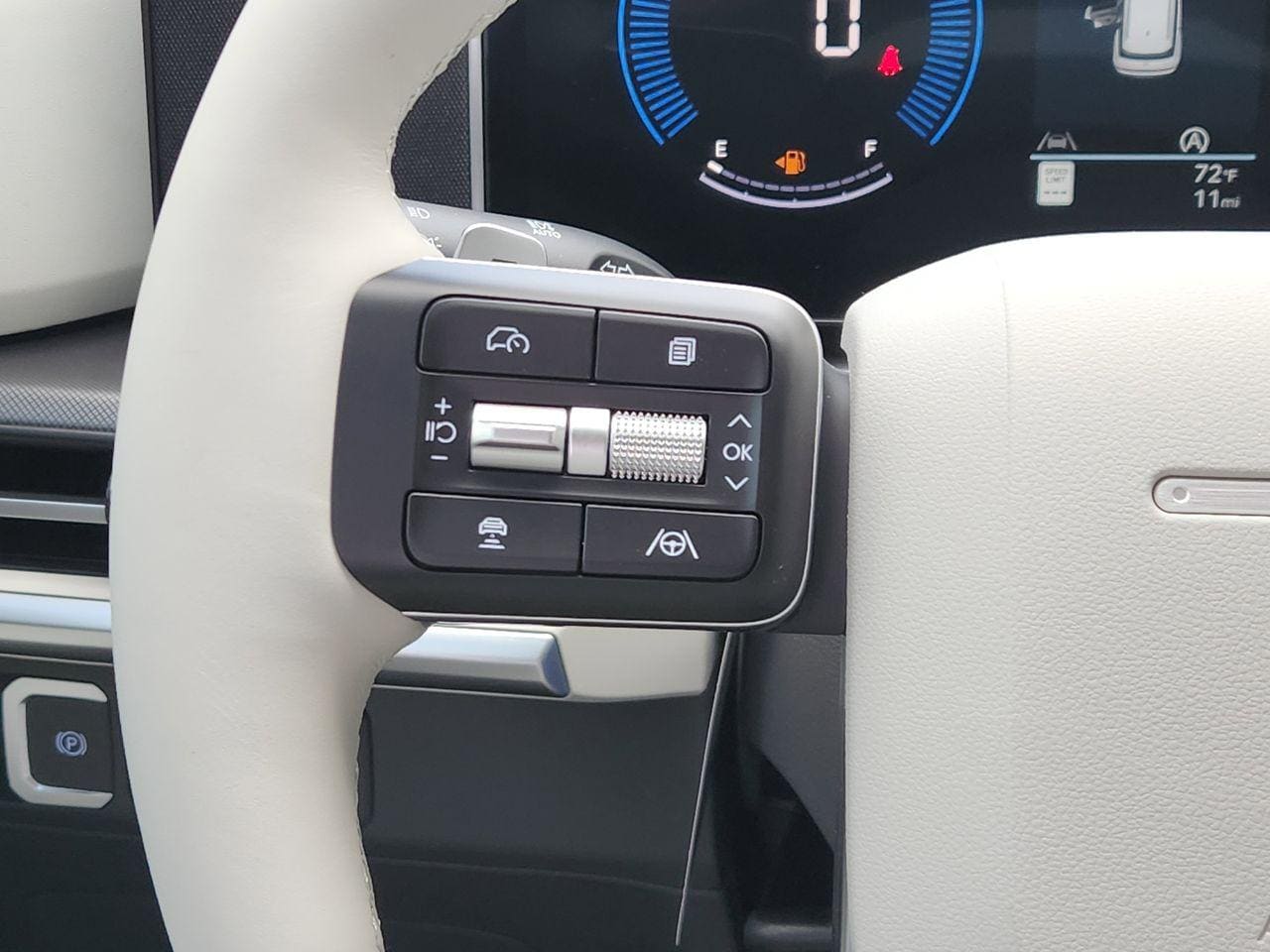 New 2026 W6H White Hyundai SE FWD image 27