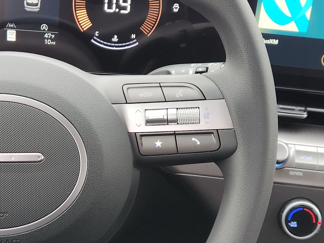 New 2026 SAW White Hyundai SE FWD image 27