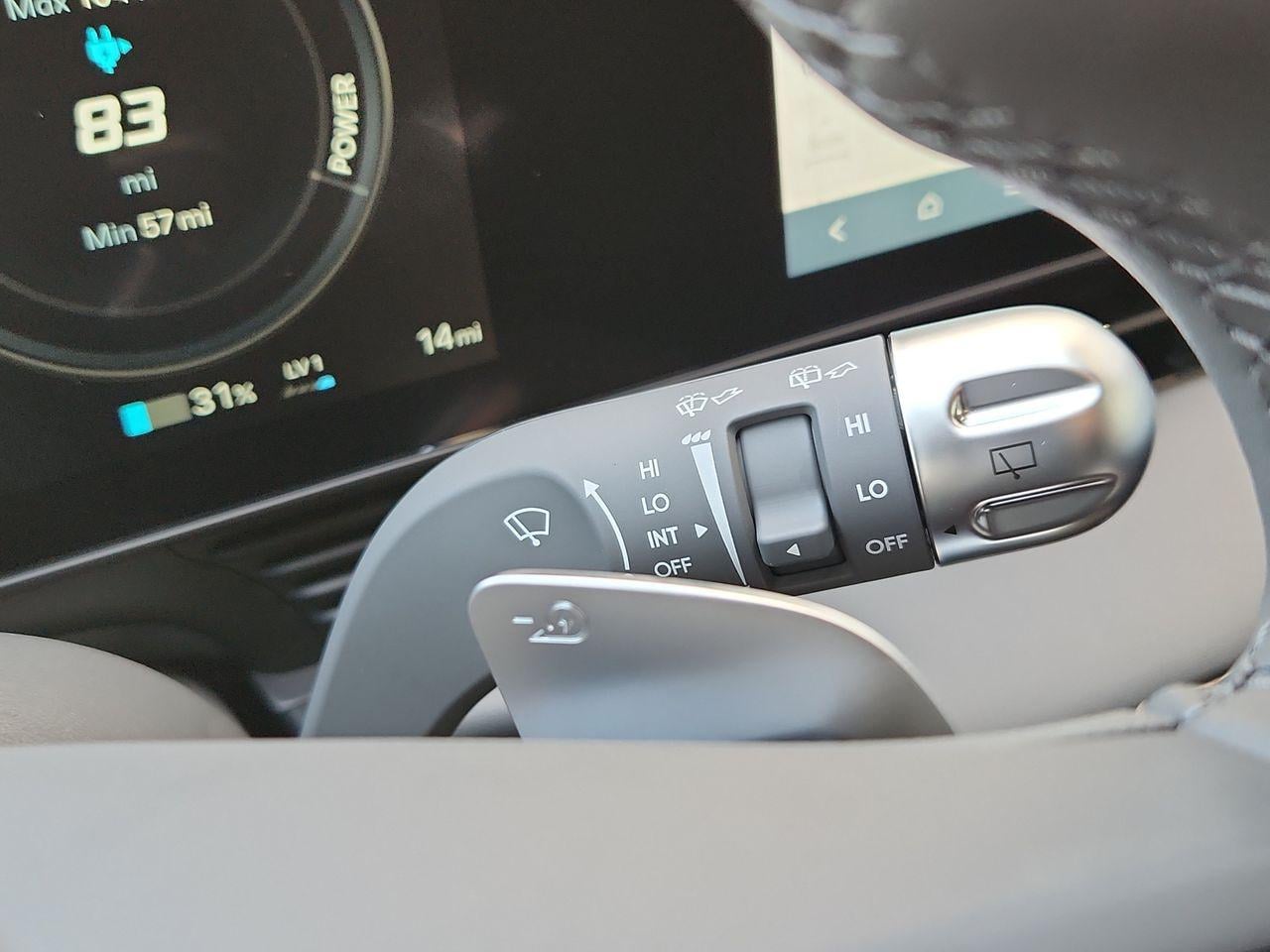 New 2027 SAW/White Hyundai SE image 27