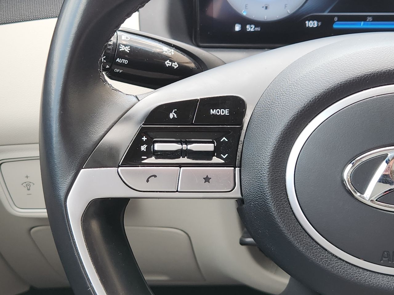 Used 2022 Amazon Gray Hyundai SEL image 26