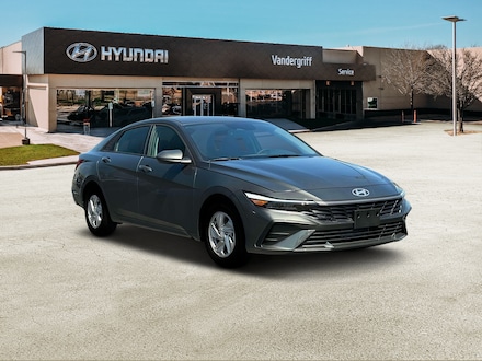 2025 Hyundai Elantra SE Sedan