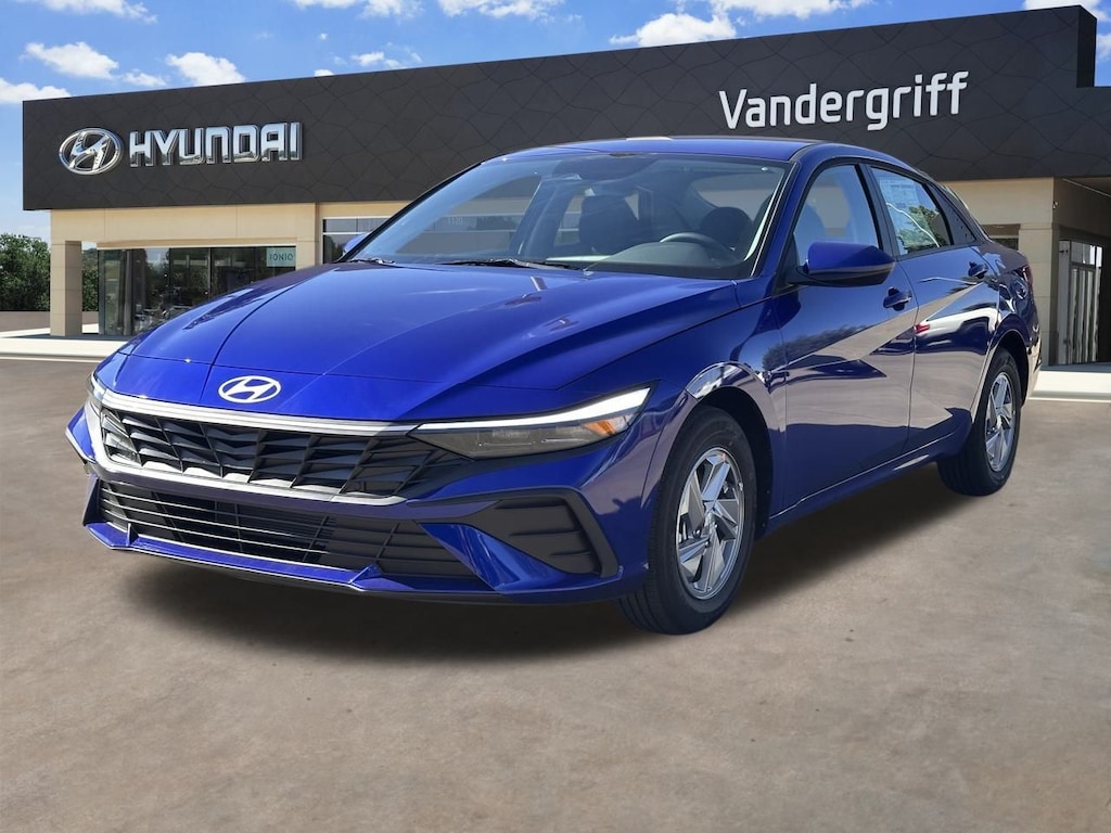 New 2025 Hyundai Elantra SE Sedan