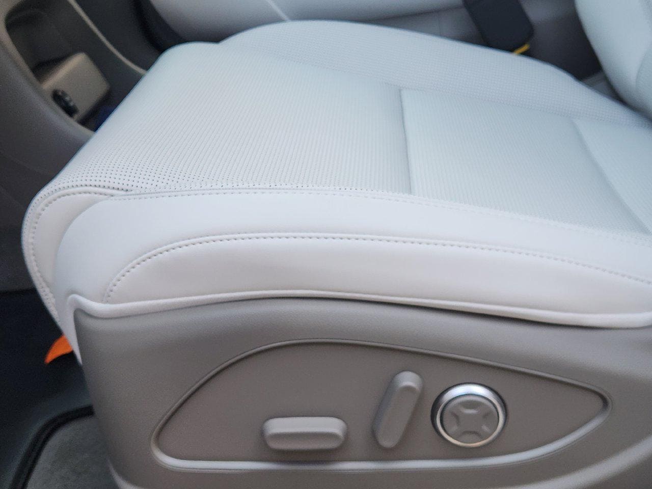 New 2027 Creamy White Pearl Hyundai Blue SEL Premium 7P image 22