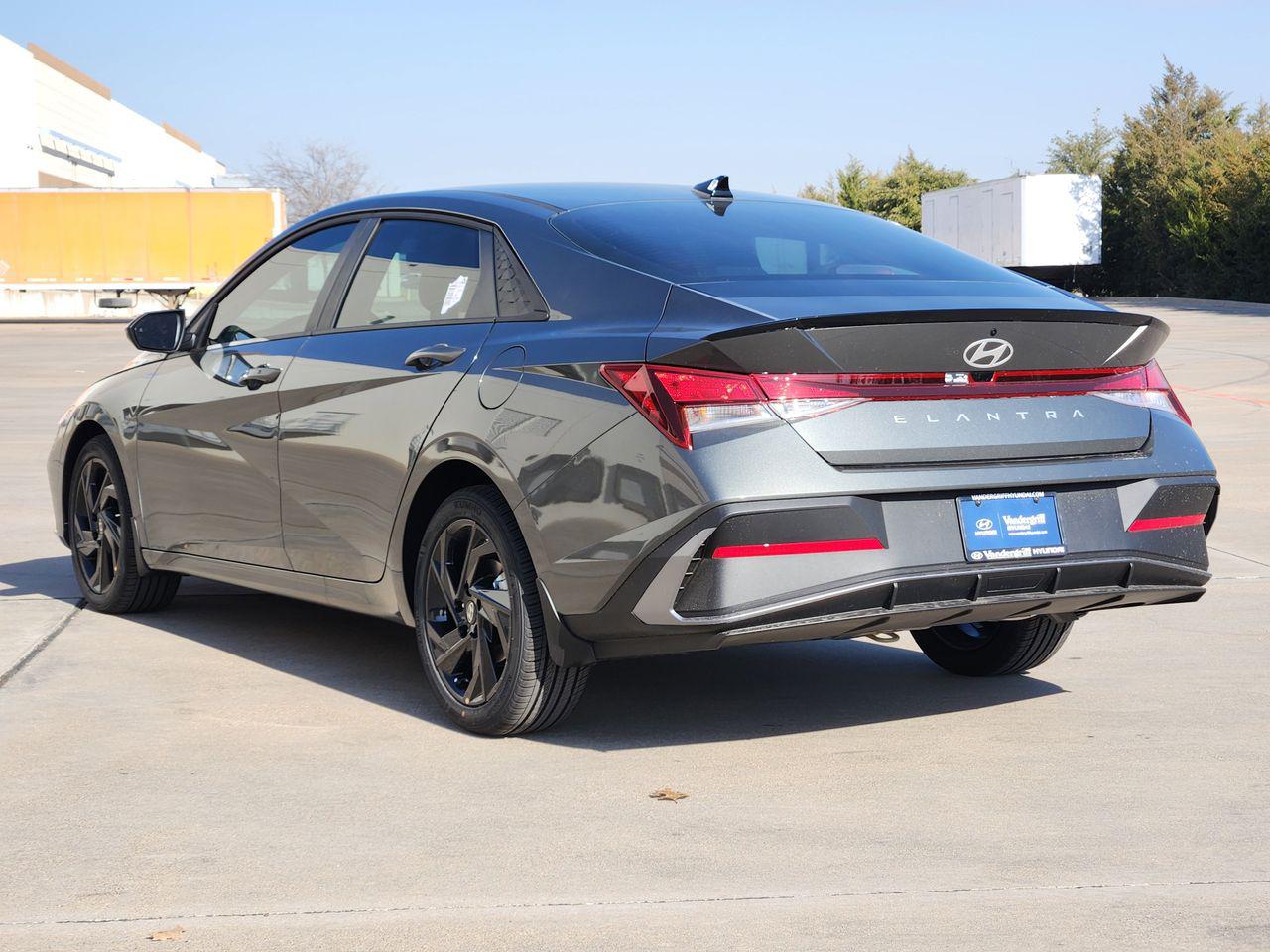 New 2026 A5G Gray Hyundai SEL Sport image 3