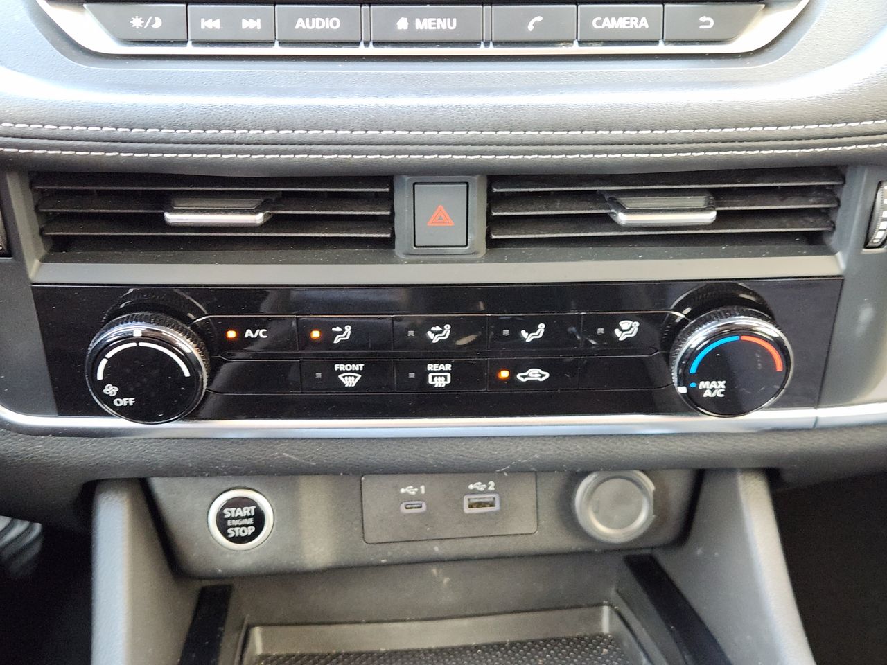 Used 2021 Glacier White Nissan S image 14