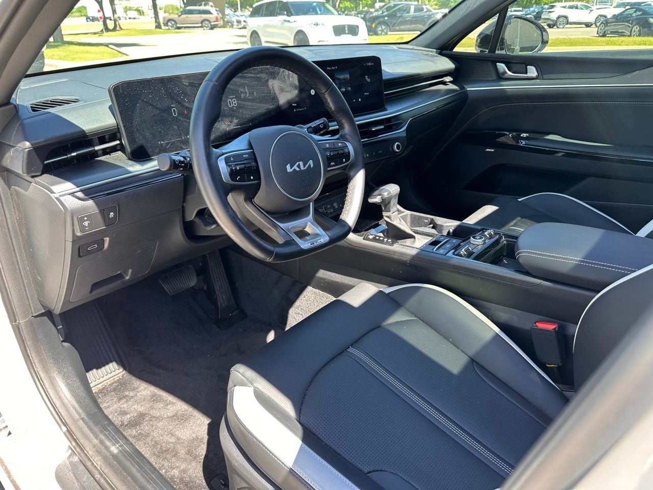Used 2025 Snow White Pearl Kia GT-Line image 25